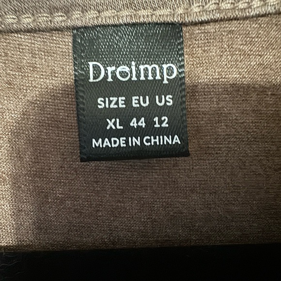 Dreimp Dress - Picture 3 of 5
